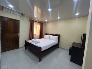 Classic Studio, Balcony, City View | Individually decorated, individually furnished, desk, laptop workspace - Moima Plaza Guesthouse (Monrovia)