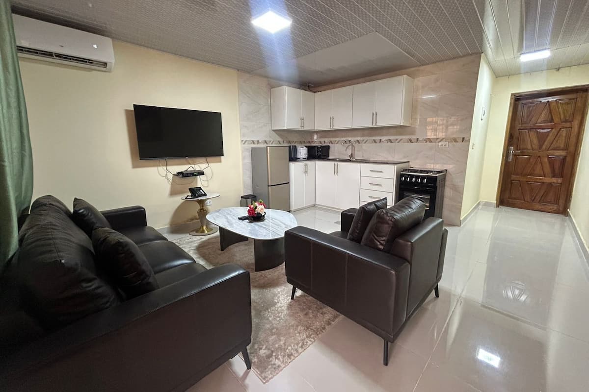 Comfort Apartment, Balcony, City View | Living area