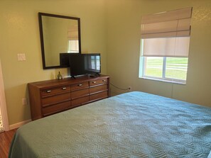 2 bedrooms, WiFi, bed sheets - Cozy Port Charlotte Getaway- Near Hospitals, Beaches (Port Charlotte)