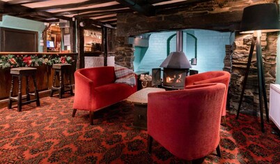 The lion hotel 