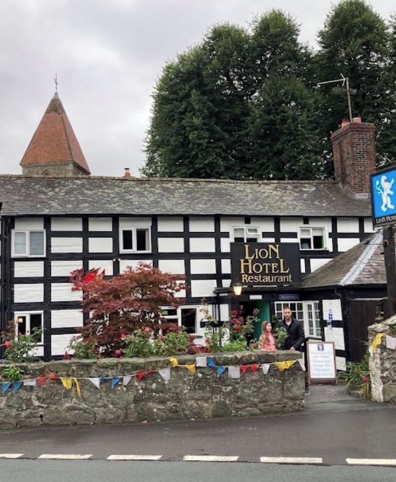 المنشأة من الخار ج