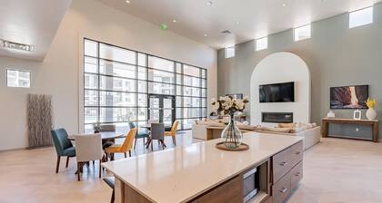 Landing | Stylish 1BD, Gym, Pool