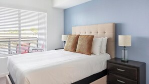 1 bedroom, desk, iron/ironing board, WiFi - Landing | Beautiful 1BD, Pool, Gym (Mesa)