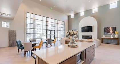 Landing | Chic 2BD, Gym, Pool