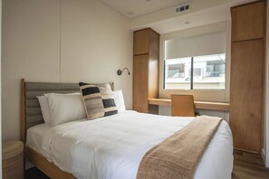 2 bedrooms, iron/ironing board, WiFi, bed sheets - Waterfront & Heated Pool - Break Awai Floating Villa (Stock Island)