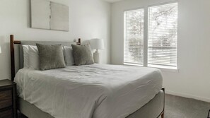 2 bedrooms, desk, iron/ironing board, WiFi - Landing | Stunning 2BD, Gym, Yoga Studio (Raleigh)