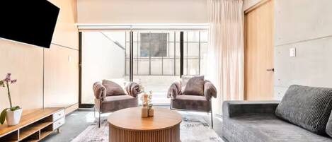 디럭스 콘도 | 거실