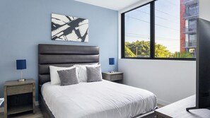 1 habitación, escritorio, tabla de planchar con plancha y wifi 