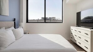 1 bedroom, desk, iron/ironing board, WiFi - Landing | Beautiful 1BD, Yoga Studio, Game Room (Miami)