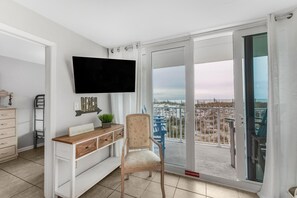 Apartment, 1 King-Bett und Schlafsofa (Island Shores 152) | Wohnbereich