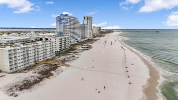 Apartment, 1 King-Bett und Schlafsofa (Island Shores 152) | Strand | Am Strand