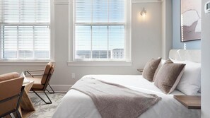 Desk, iron/ironing board, WiFi, bed sheets