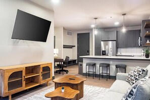 Smart TV - Landing | Modern 1BD, Clubhouse (Tulsa)