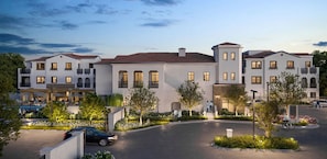 Exterior - Landing | Chic 2BD, Gym, Game Room (Murrieta)