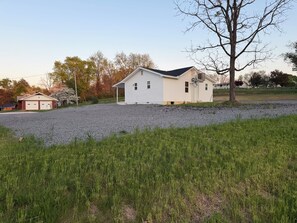 Exterior - Perfect 2-bedroom house with AC in peaceful Jamestown w/ RV pad (Jamestown)