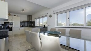Fridge, microwave, oven, dishwasher - Casa San Marco - Sleeps 10 (Carvoeiro)