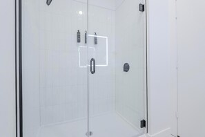 Bathroom - Landing | Chic 1BD, Gym, Courtyard (Houston)