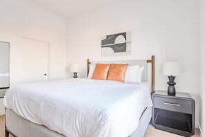1 bedroom, desk, iron/ironing board, WiFi - Landing | Stunning 1BD, Gym, Courtyard (Houston)