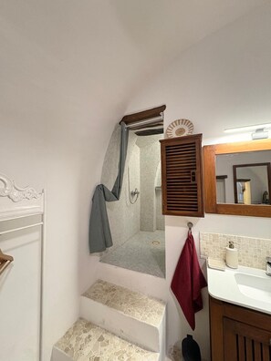 Bathroom - Vrbo Property (Pigna)