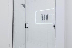 Bathroom - Landing | Beautiful 1BD, Courtyard, Gym (Houston)