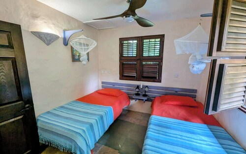 Villa Vista--Luxury Private Beachfront Villa with Spectacular Views!