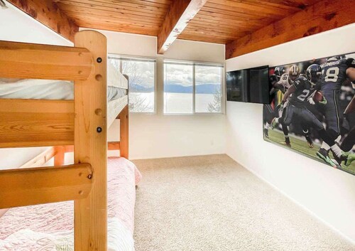 Enjoy Paradise on Lake Sammamish