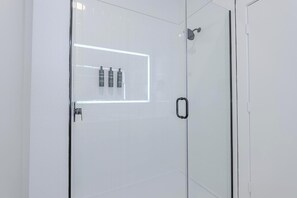 Bathroom - Landing | Chic 1BD, Gym, Courtyard (Houston)