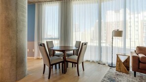 Interior - Landing | Beautiful 2BD, Gym, Yoga Studio (San Antonio)