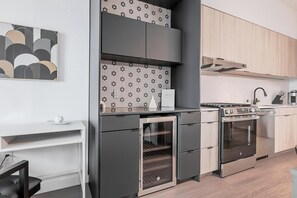 Kühlschrank, Esstisch