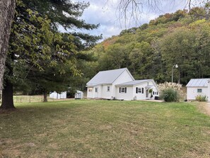 Exterior - Cozy 1-bedroom in rural Illinois come relax and enjoy the tranquility. (New Canton)