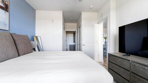 1 habitación, escritorio, tabla de planchar con plancha y wifi 