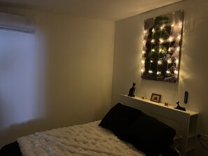 Room - Sleeps 5 2-minute walk from the beach brand-new apartment with air conditioning (Palavas-les-Flots)