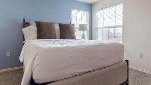 2 bedrooms, desk, iron/ironing board, WiFi