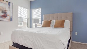 2 habitaciones, escritorio, tabla de planchar con plancha y wifi 
