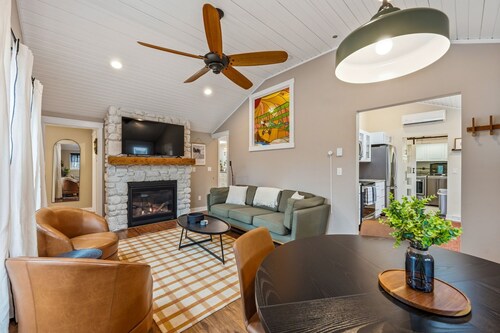 Modern Woodsy Cabin, Walk to Sister Bay