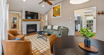 Modern Woodsy Cabin, Walk to Sister Bay