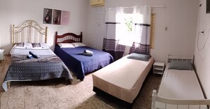 Family Room | Iron/ironing board, free WiFi - Quartos da Cida (Foz do Iguaçu)