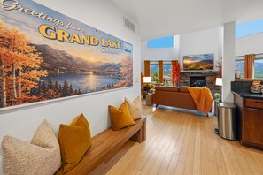 Interior - Lake Views with Sauna, Hot Tub, and Game Rooms (Grand Lake)