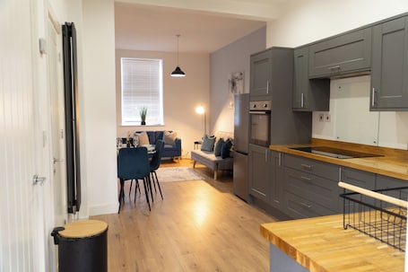 Interior. Home Near Coop live & Etihad. Sleeps 7 with Free Parking& Garden