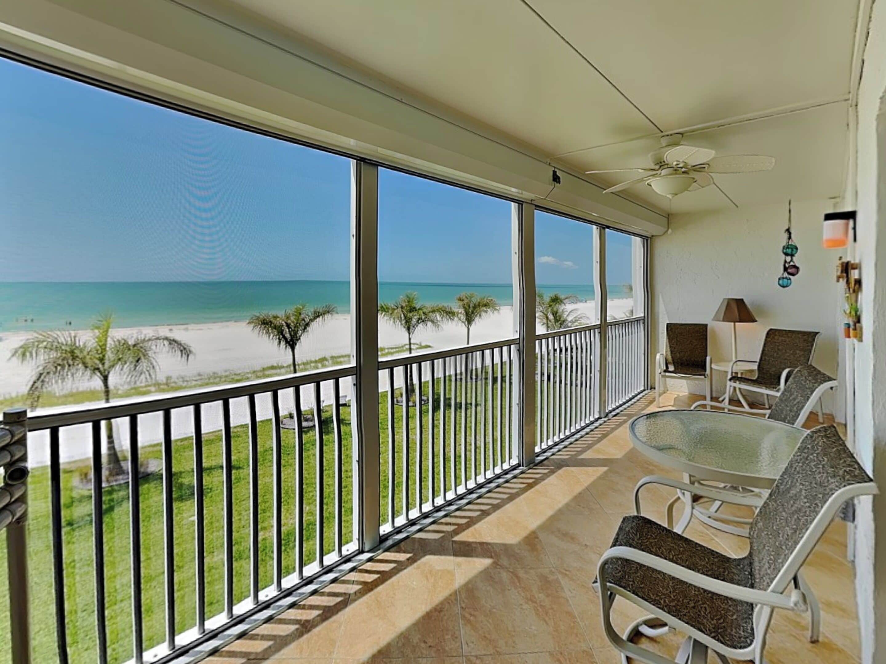 Condo (2 Bedrooms) | Front of property