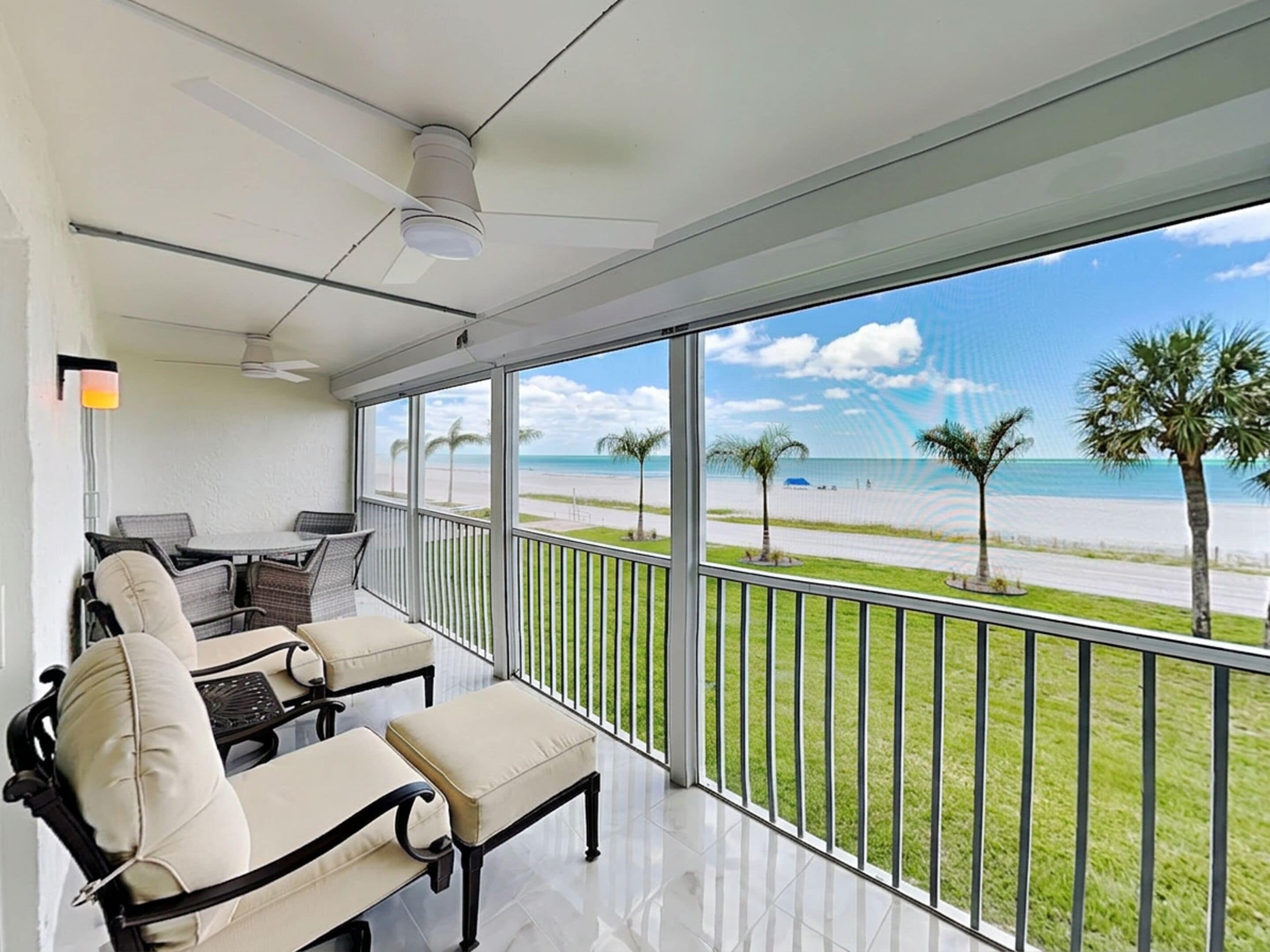 Condo (2 Bedrooms) | Front of property