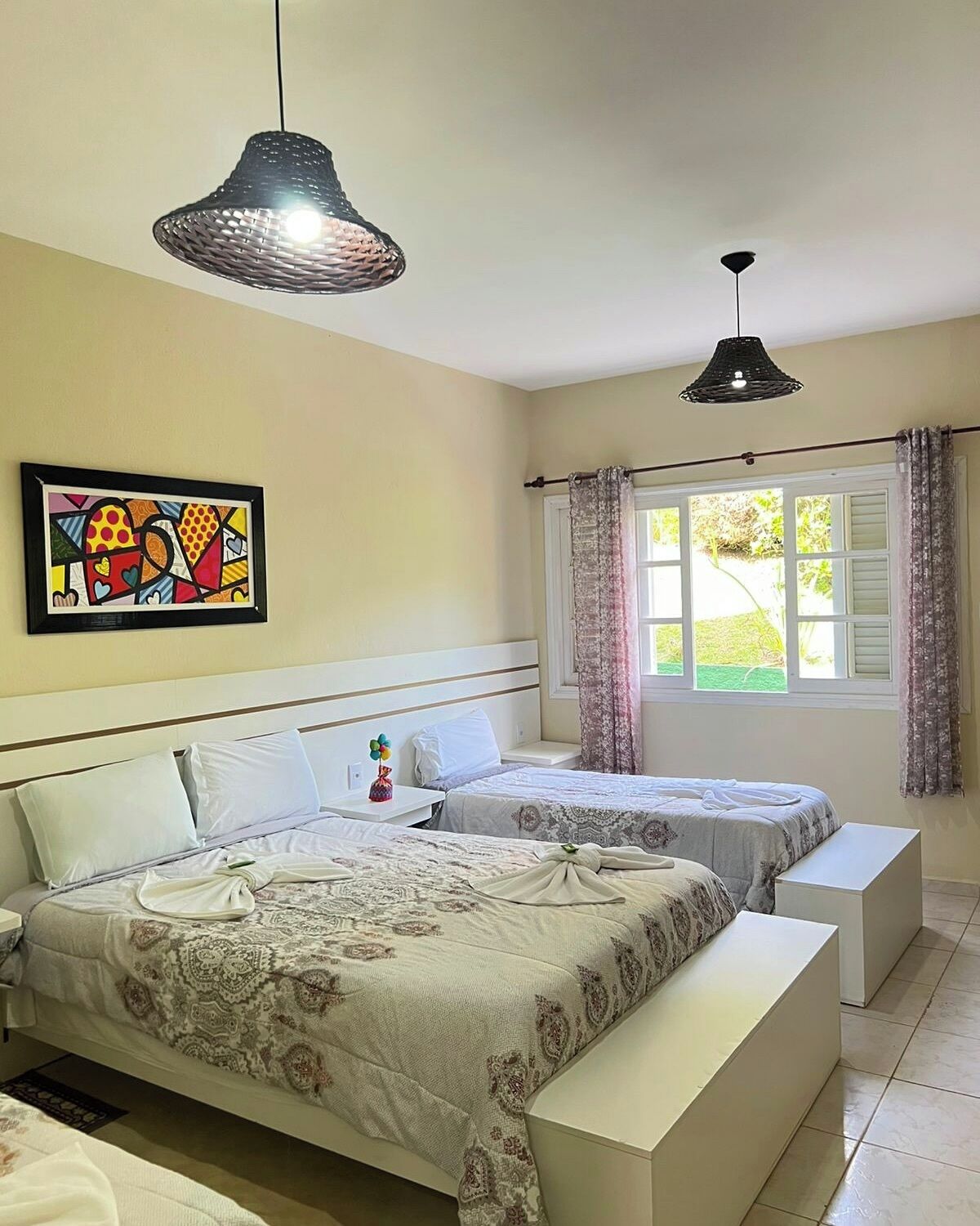 Neljän hengen standard-huone, näköala puutarhaan