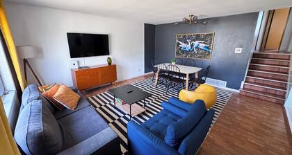 Battle Creek Family Home • 2 Living Spaces • Pet-Friendly • Sleeps 10
