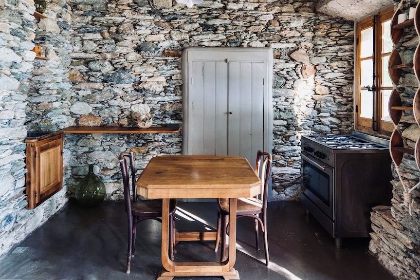 A Casa Di U Scogliu. Stone House On The Waterfront. Cap Corse - Cap Corse