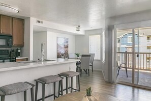 Fridge, dining tables - Landing | Spectacular 3BD, Gym, Clubhouse (Herriman)