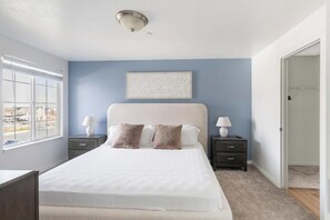 2 bedrooms, desk, iron/ironing board, WiFi