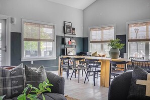 Smart TV - Landing | Stunning 2BD, Gym, Clubhouse (Herriman)