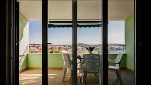 Outdoor dining - Seaview apartment Verde near beach (Okrug Gornji)