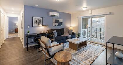 Landing | Stunning 2BD, Gym, Clubhouse