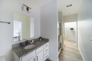 Bathroom - Landing | Incredible Studio, Gym (Columbus)
